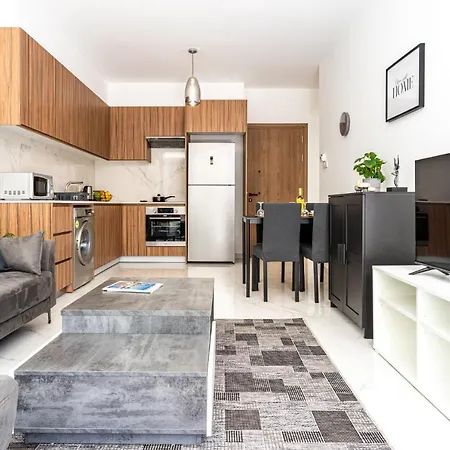 Miles 2-bedroom Apt In * Sazlıköy