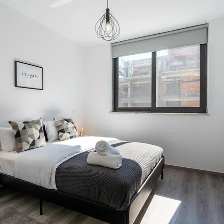 Miles 2-bedroom Apt In Apartment *